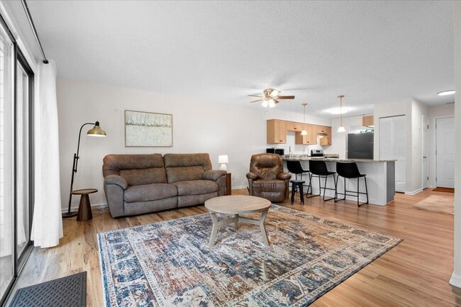 Building Photo - 771 Spring Meadows Dr