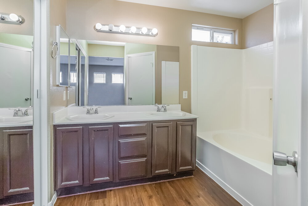 Building Photo - 3012 Sunrise Bay Ave