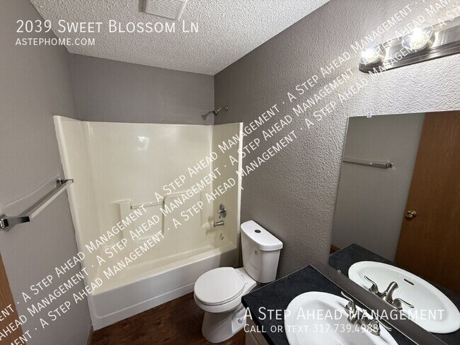 Building Photo - 2039 Sweet Blossom Ln
