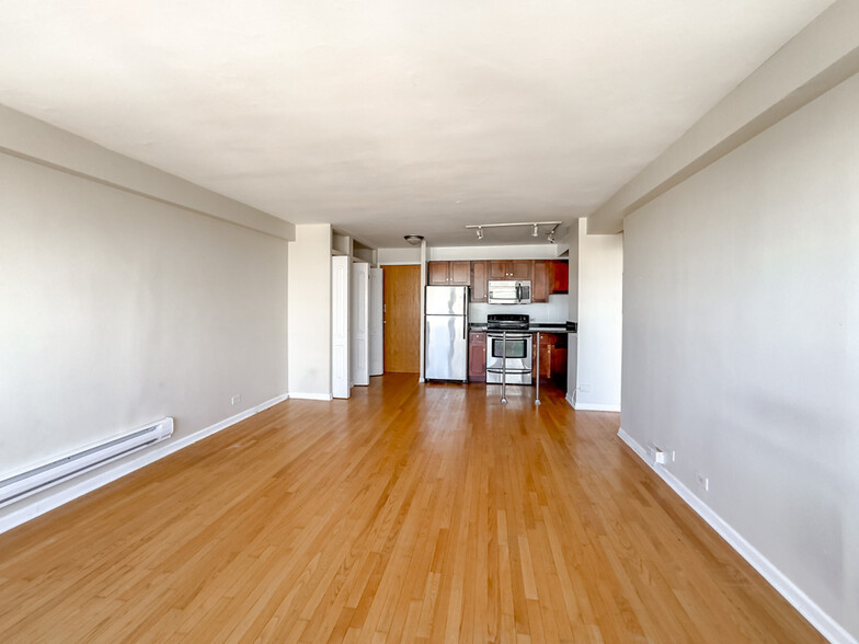 Building Photo - 4180 N Marine Dr