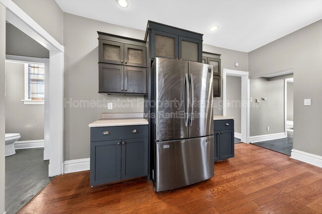 Building Photo - 2424 Oakland Ave