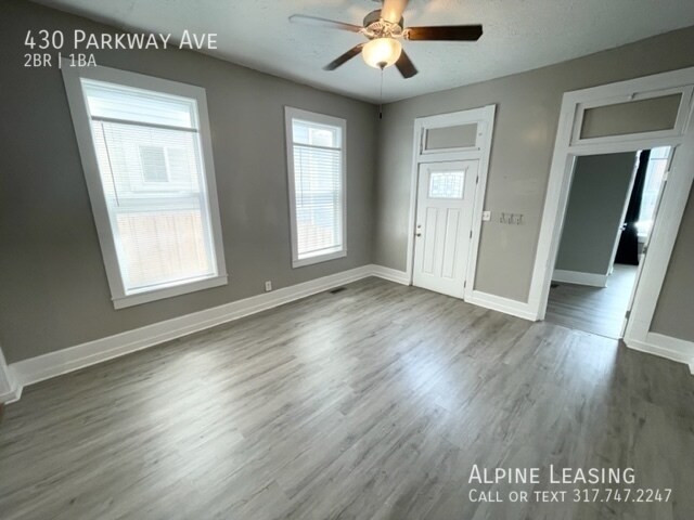Building Photo - 2 Bedroom conveniently located in thriving...