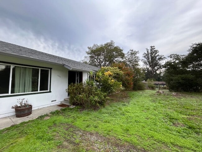 Building Photo - Charming Country Home in Petaluma – 4 Bed, 2 Bath |