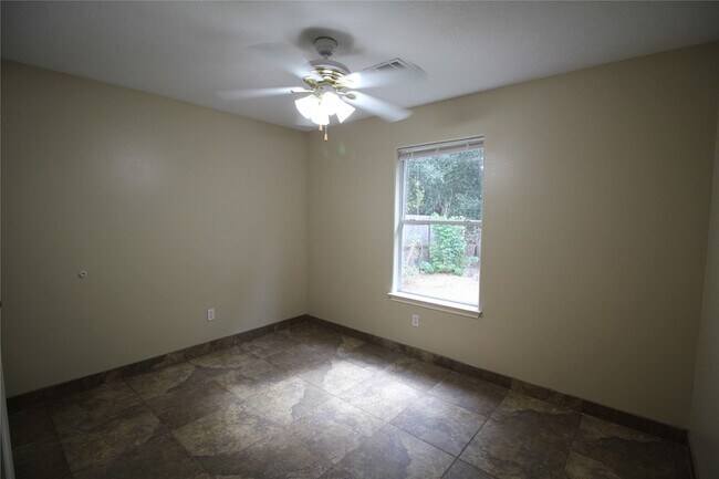 Building Photo - 16405 Sun View Ln