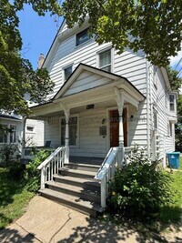 Building Photo - 413 Locust St
