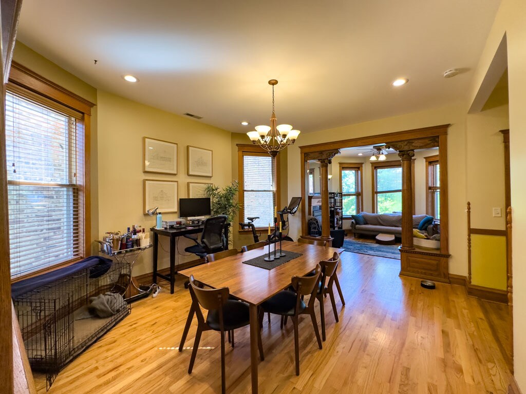 Building Photo - 2711 N Kimball Ave