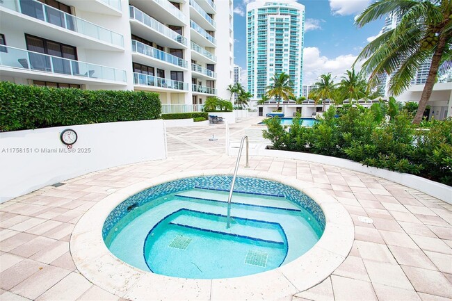 Building Photo - 19500 Turnberry Way