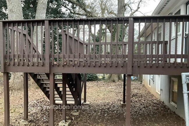 Building Photo - 544 Oakside Dr SW