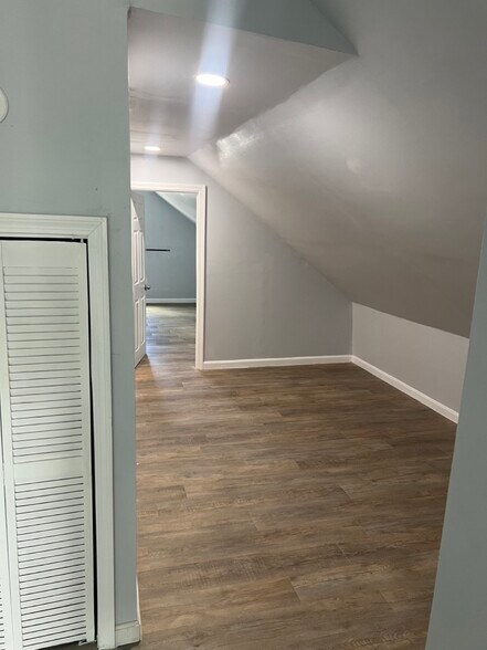 2nd floor common space - 49 Elder St