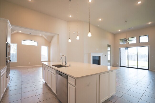 Building Photo - 29034 Canyon Oak Dr