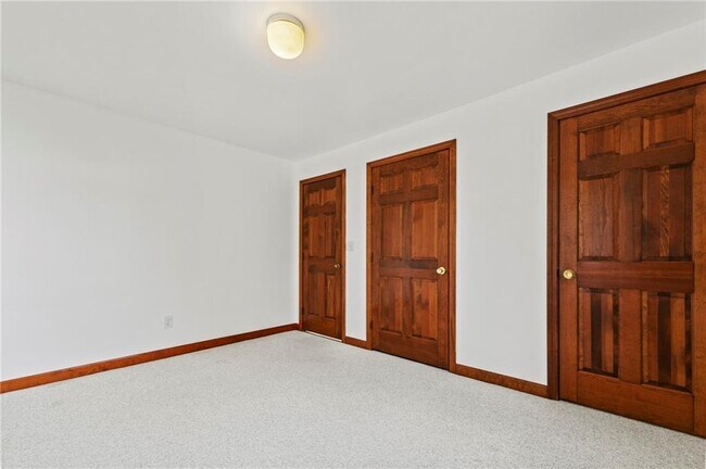 Building Photo - 1 Rodeo Dr