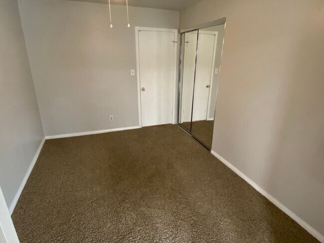 Building Photo - Granite Hills 4 Bedroom Home!