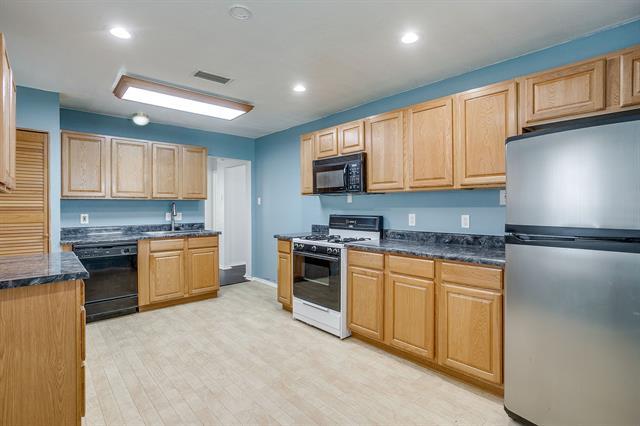 Building Photo - 5505 Thomas Ln