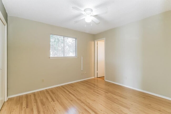 Building Photo - 5201 Evans Ave