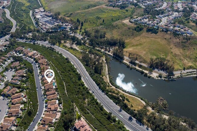 Building Photo - 28921 Via Pasatiempo