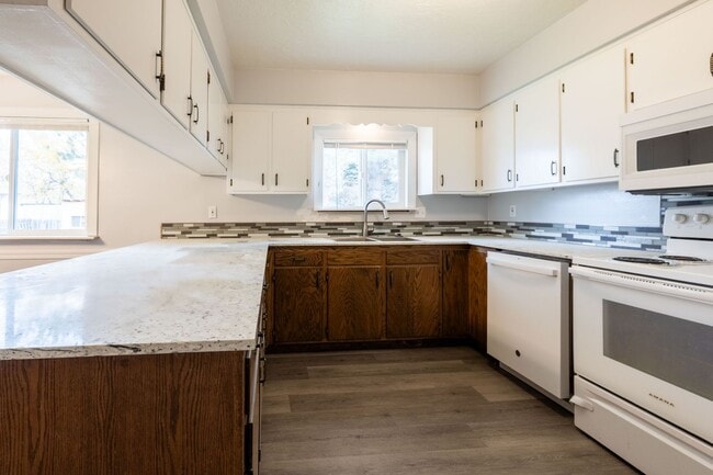 Building Photo - 4 BED 2 BATH HOME WITH BONUS ROOM IN IDAHO FALLS