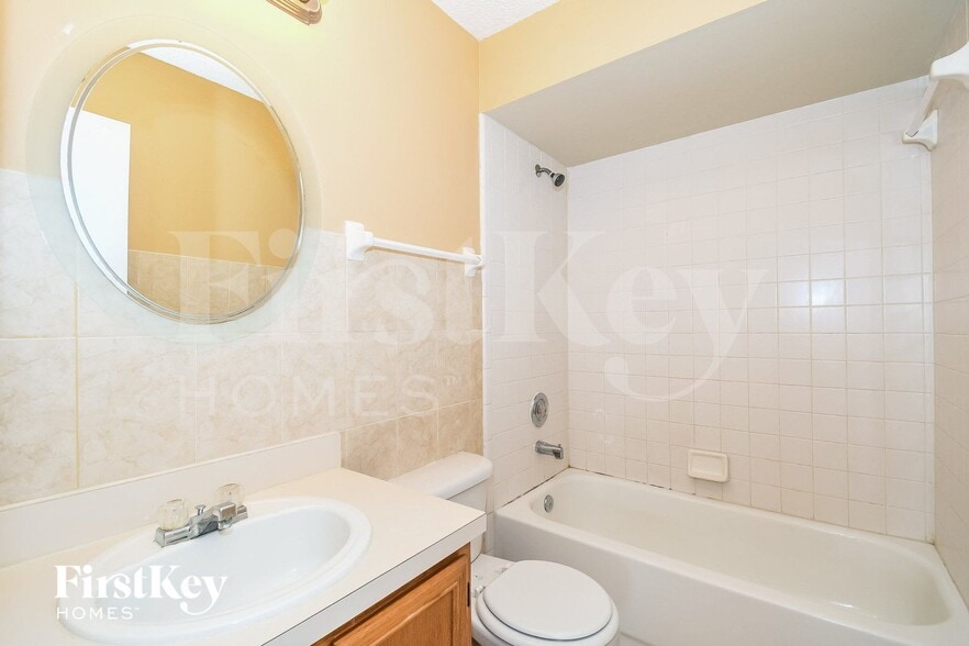 Building Photo - 3053 Cobblewood Ln E