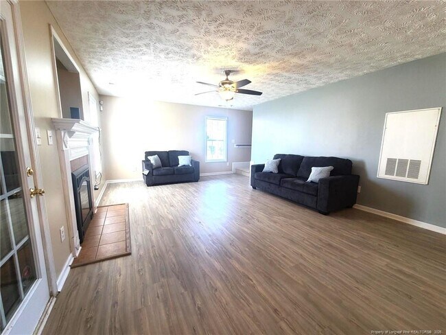 Building Photo - 972 Screech Owl Dr