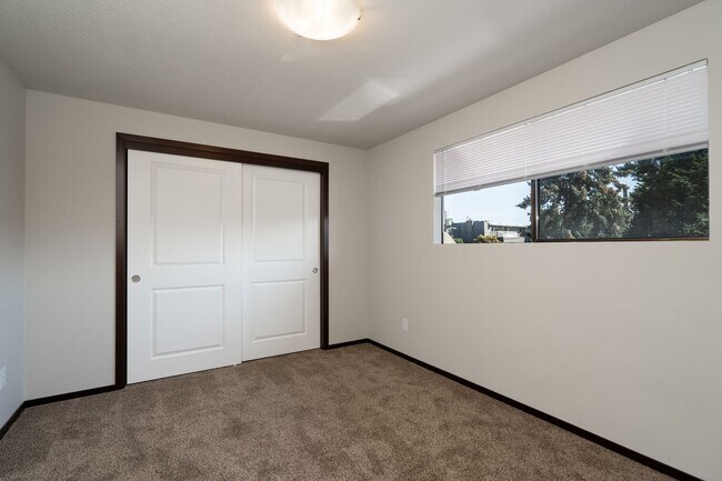 Building Photo - 219 Lodean Dr