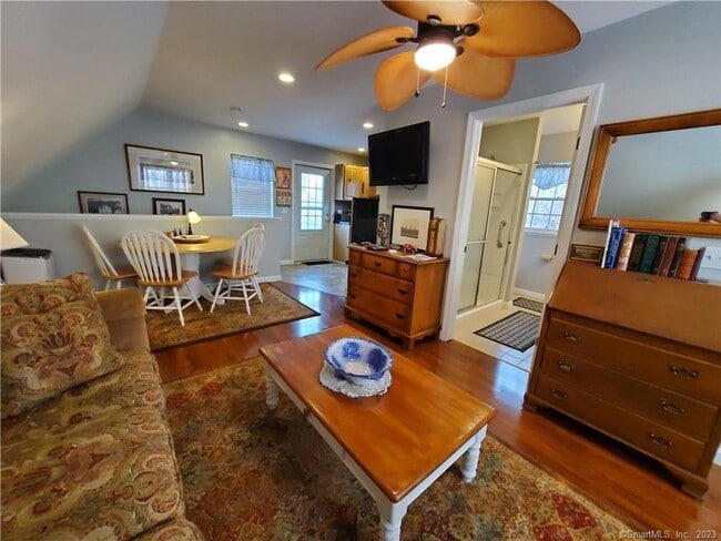 Building Photo - 33 Chapman Rd