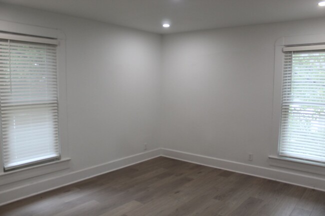 Building Photo - Utilities Included in this newly remodeled...