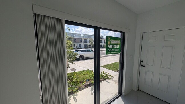 Building Photo - 14559 SW 261 St Ter