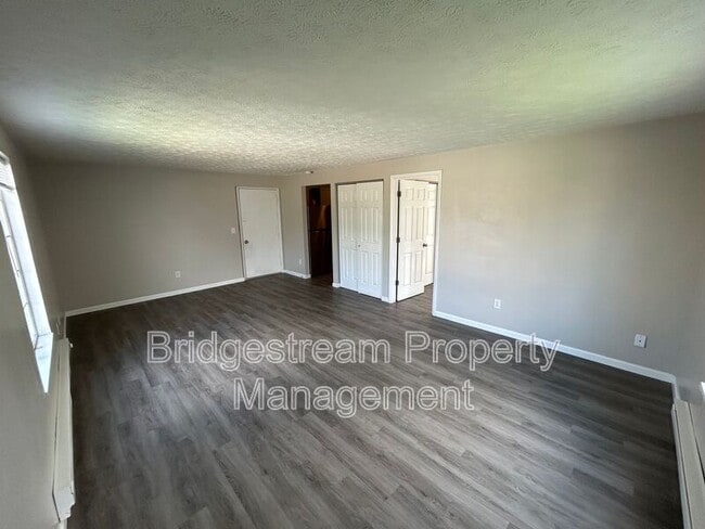 Building Photo - 305 Bellbrook Ave