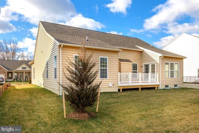 Building Photo - 6308 Savannah Dr