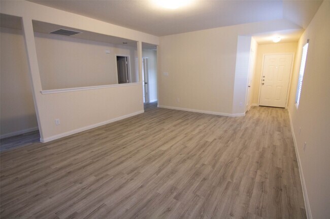Building Photo - 301 N Meadows Dr