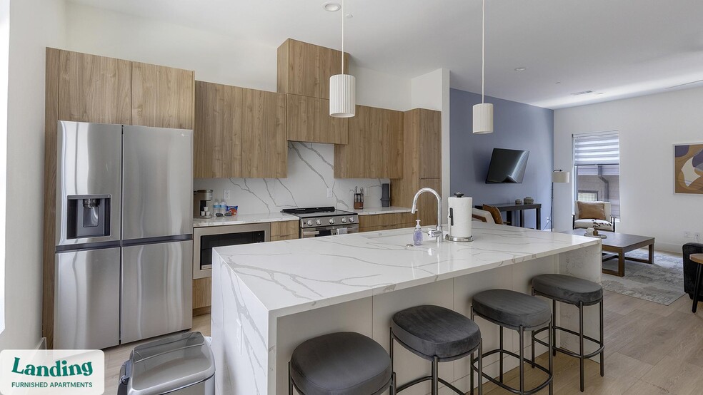 Building Photo - 2206 Arroyo Ave