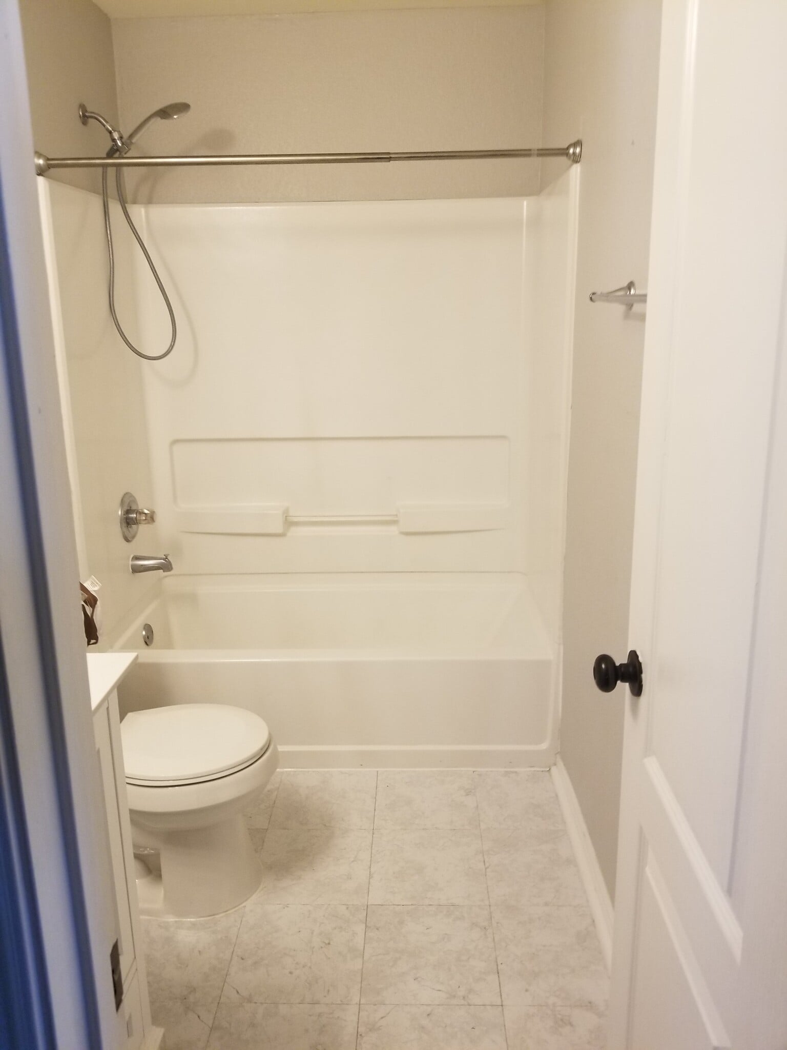 Hall Bath - 196 Valero Dr.