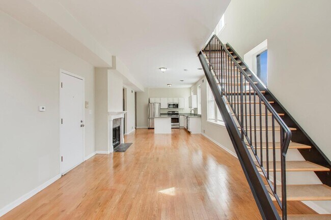 Building Photo - 1481 W Irving Park Rd