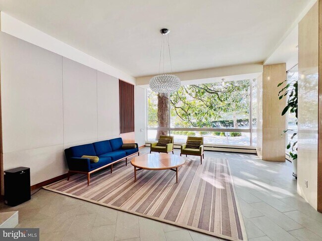 Building Photo - 4200 Cathedral Ave NW