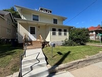 Building Photo - Newly Renovated 3 Bedroom on Park Avenue