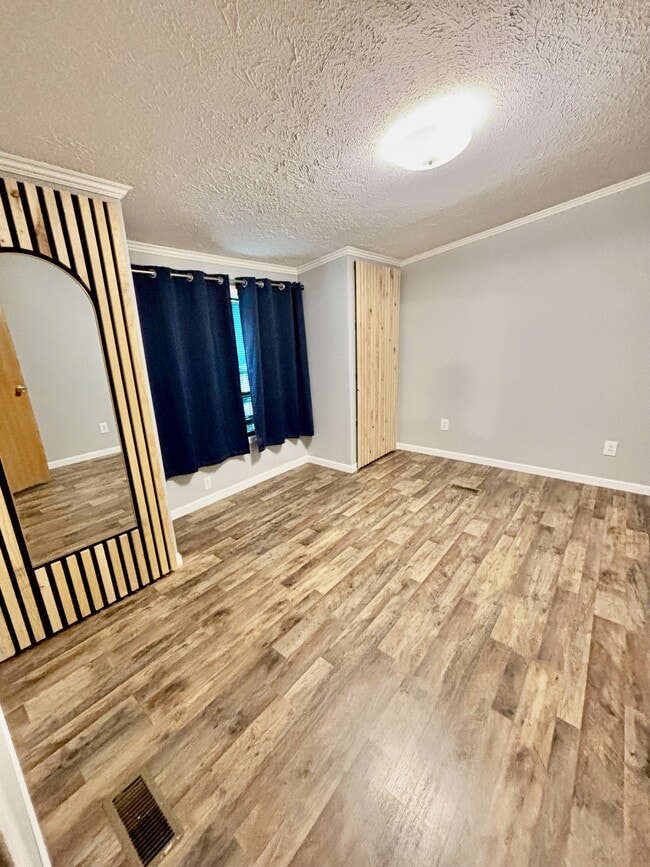 Building Photo - 469 Herman Ave