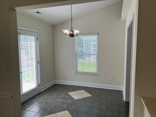 Building Photo - 154 Regency Dr
