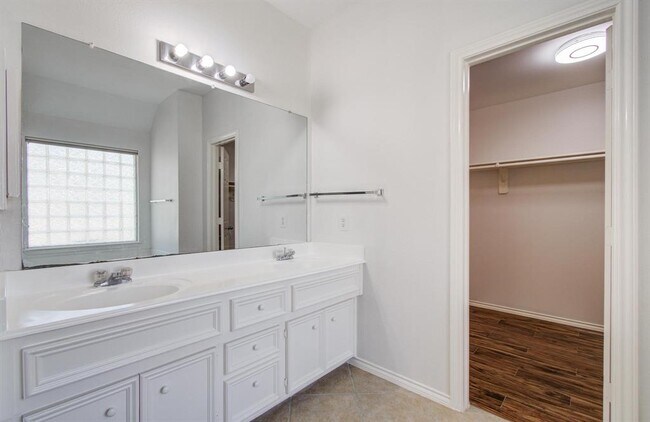 Building Photo - 12223 Ayrshire Pl