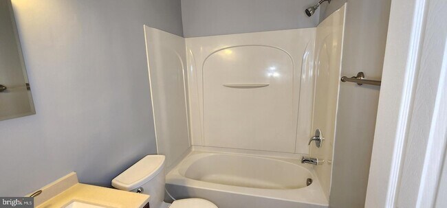 Building Photo - 483 Arwell Ct