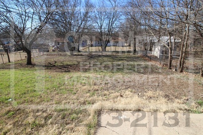 Building Photo - 603 Hill St