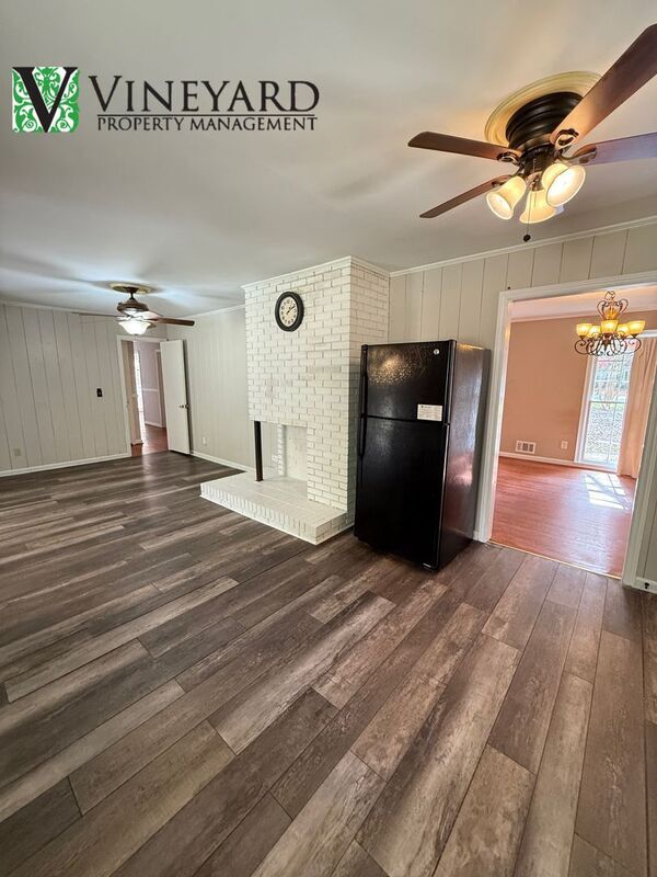 Building Photo - 415 Arnold Ave