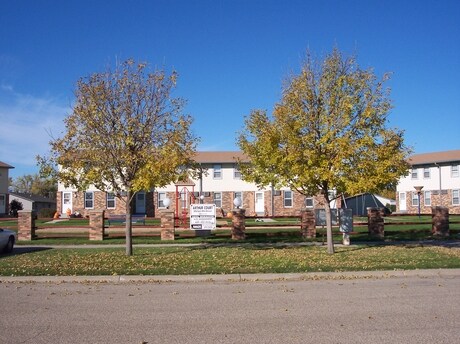 Primary Photo - Arthur Court Apartments
