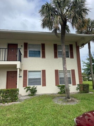 Building Photo - 9921 Three Lakes Cir