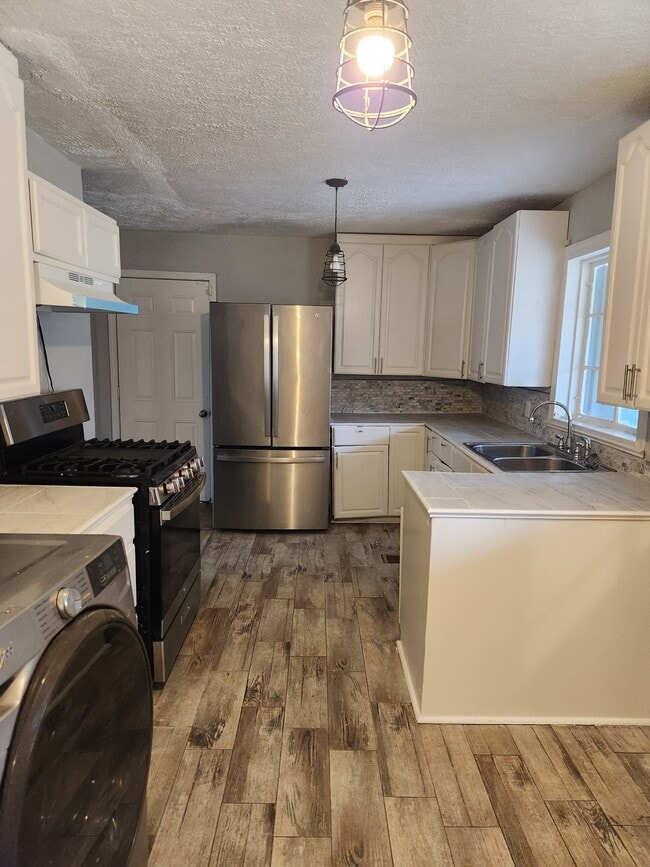 Building Photo - 4025 Carol Dr