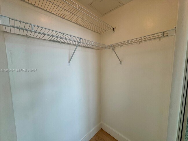 Building Photo - 31 SE 5th St