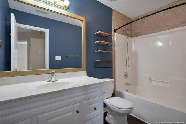 Building Photo - 672 Hogart St