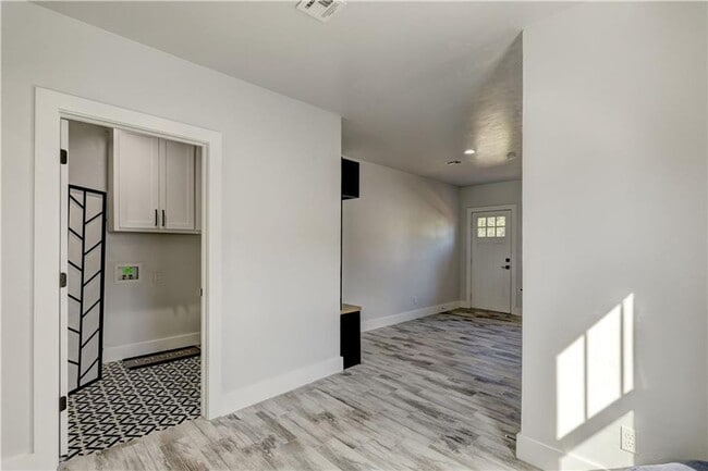 Building Photo - 3 Bed 2.5 Bath 1 Car Garage Built New 2021 in Gatewood Addition