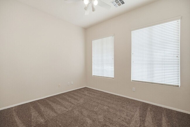 Building Photo - Large 4 Bedroom + Den home in Great Westwing Mountain Community