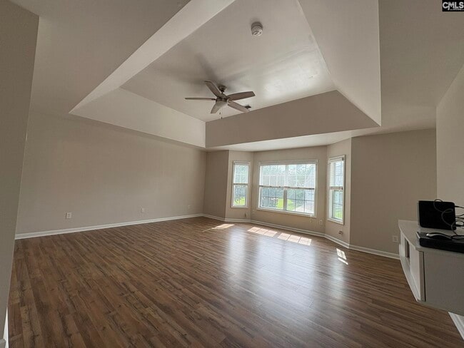 Building Photo - 137 Rossmore Dr
