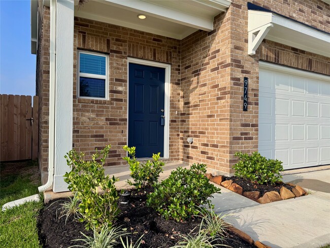 Building Photo - 9749 Grace Rdg Dr