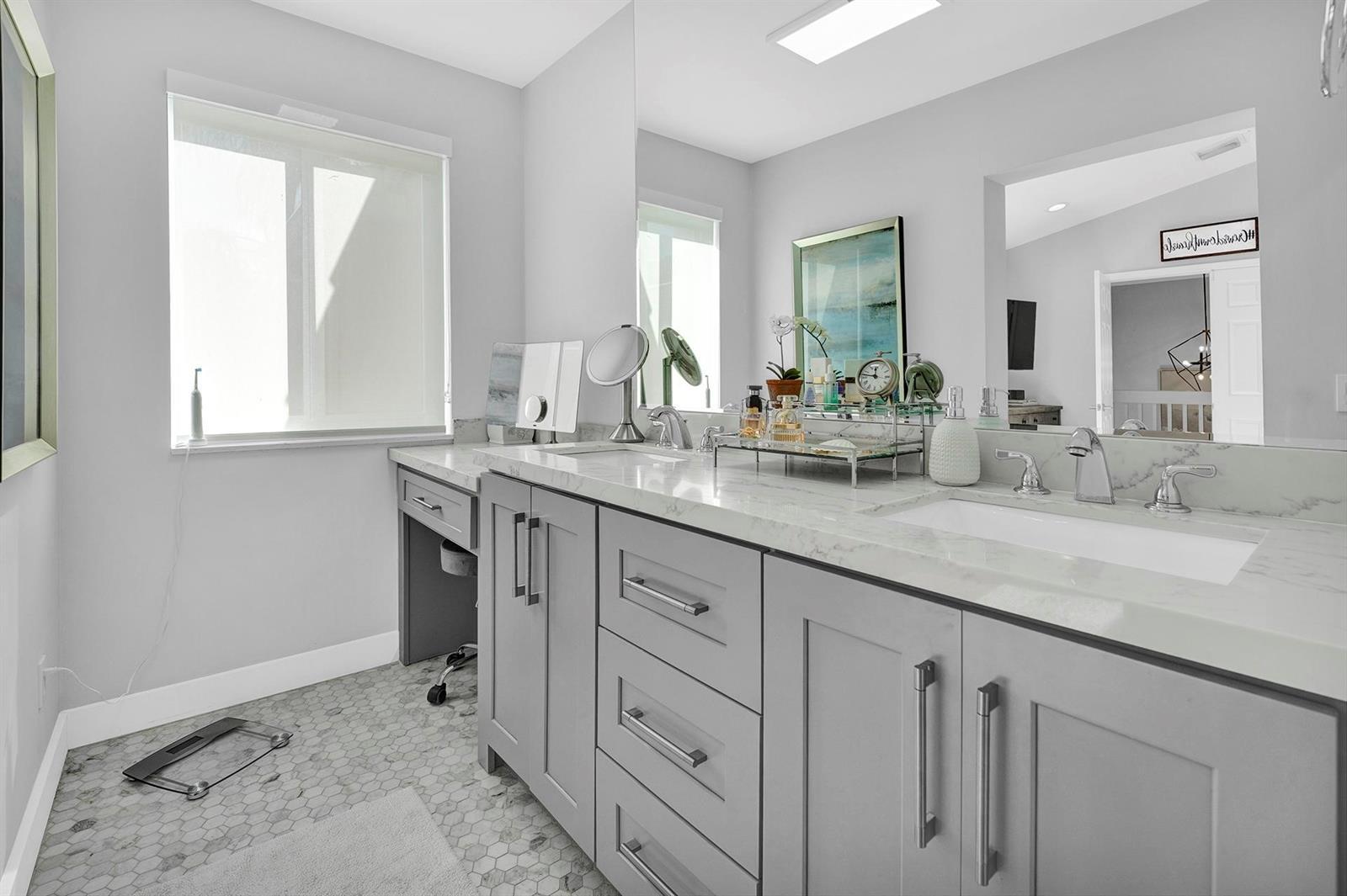 Building Photo - 1546 Yellowheart Way